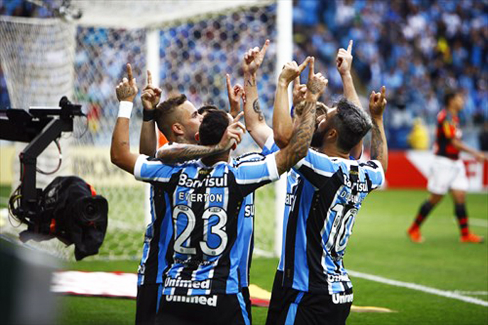 Grêmio venceu o Mengo e deu importante passo para a consolidação da vaga para a Libertadores de 2016. Foto: Divulgação Grêmio. 