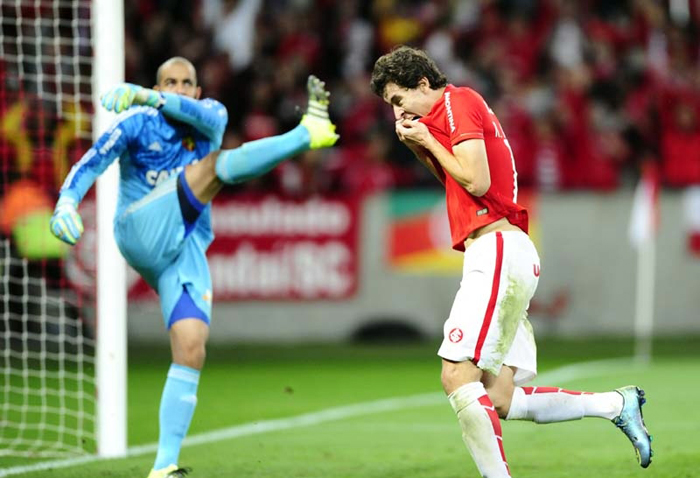 Rodrigo Dourado marcou seu primeiro gol com a camisa do Inter. E foi o gol da vitória contra o Sport de Recife, do técnico Falcão. Foto: Ricardo Duarte/Inter. 