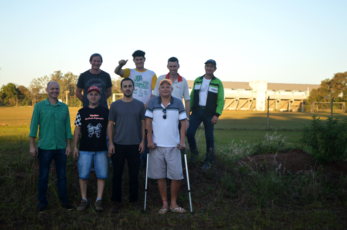 Integrantes do Lajeado Moto Clube aprovaram a área que pode se transformar na sede da entidade