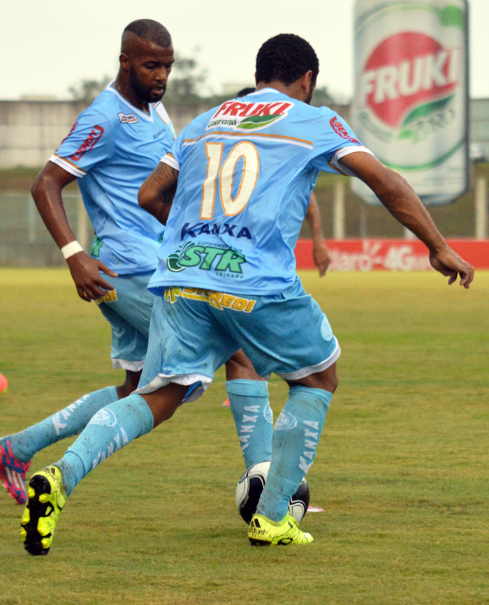 Diego Miranda (10) anotou o gol da vitória do Lajeadense diante do Aimoré.