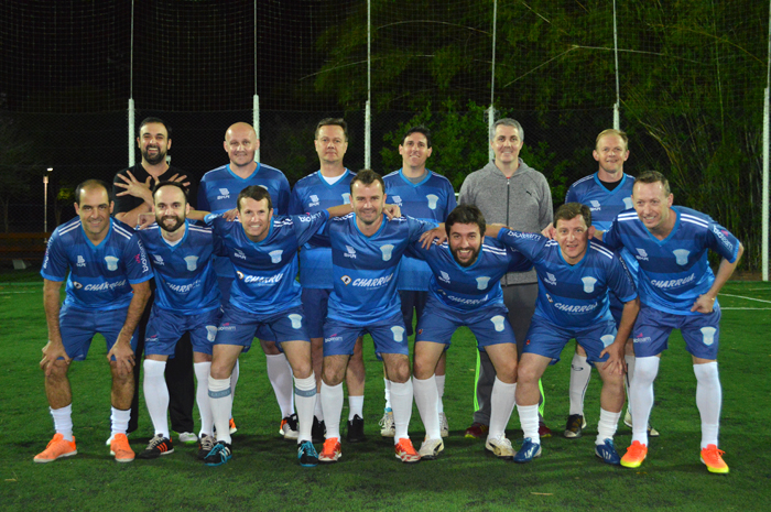 Equipe do Coroas Mirim/Charrua terminou com a invencibilidade do Alcatraz Entre Amigos e assumiu a liderança da chave A.