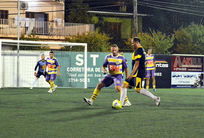 Galera/Móveis Zagonel, do jogador Roque Heckler e Tabajara/CBM, de Marmita, fazem a final do Veterano. 