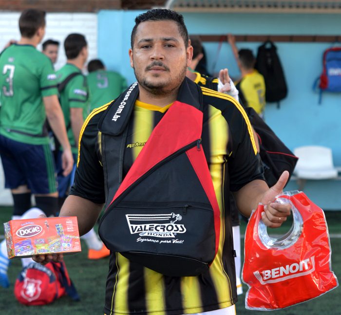 O jogador Renato Marin, do UFC/M2 Pneus, foi escolhido o Craque do Jogo, no embate contra a equipe do Arranca Toco/Água Mineral do Campo, no sábado (8), na última rodada da 2ª fase, do interno de minifutebol do Clube Esportivo Sete de Setembro – Copa Sete/STR/CBM. Marim balançou a rede do adversário em três oportunidades e deu uma assistência que resultou no gol da vitória diante do forte adversário. Pela sua atuação, lvou os brindes da Valecross, Benoit e Docile, na promoção com a Revista Encontro com o Esporte e site www.jrgasparotto.com