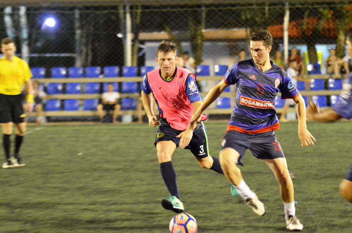 Renegados FC/Chef Leon/Vidroauto, do jogador Günter Richter (e), venceu a equipe do Taurus FC