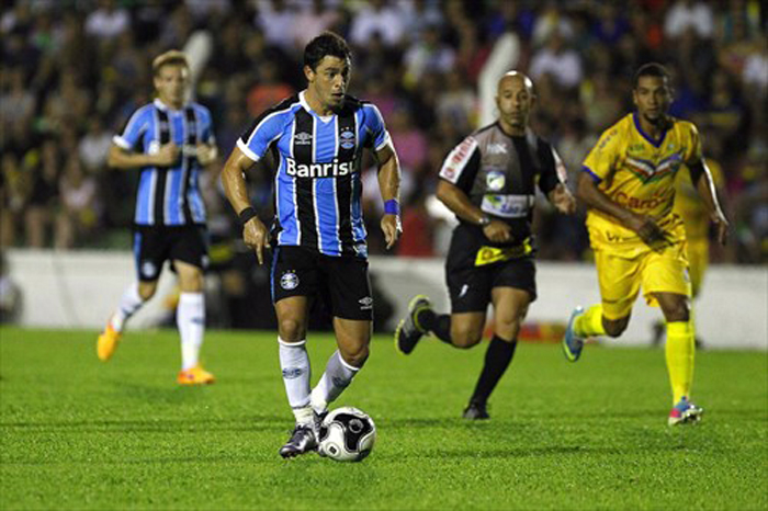 Giuliano teve boa participação e demonstrou que está recuperado e pronto para atuar na Libertadores. Foto: Lucas Uebel/FBPA. 