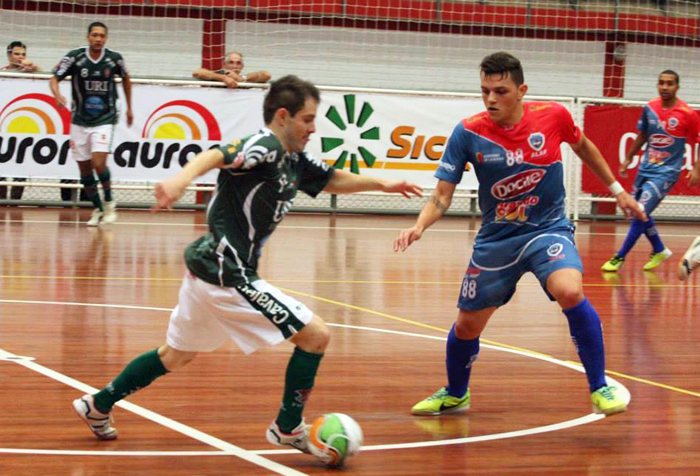 Equipe da Alaf esteve na frente do placar, mas não conseguiu segurar o time do Atlântico. Foto: Mundo Futsal. 