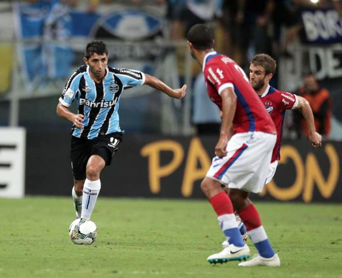 Alán Ruiz não conseguiu dar a mesma dinâmica de jogo que seu compnaheiro Luan. Foto: Jefferson Bottega/Agência RBS. 