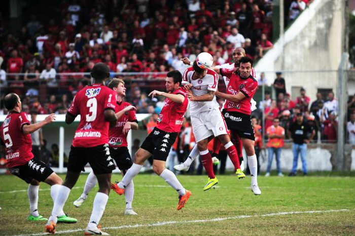 Rafael Moura abre o placar para o Inter diante do Brasil de Pelotas. Foto: Carlos Macedo/Agência RBS. 