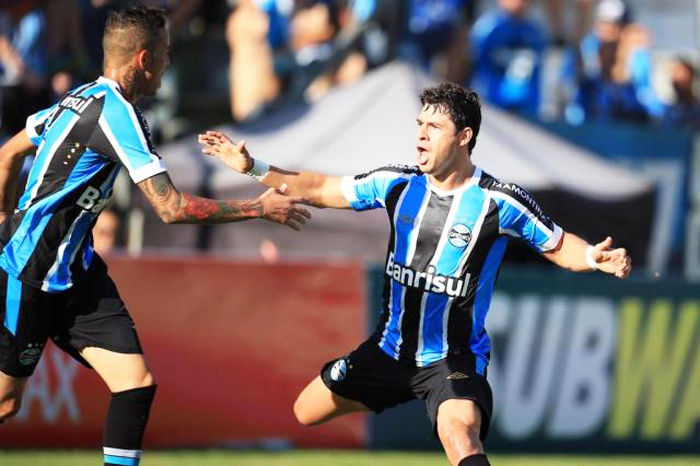 Giuliano que era dúvida antes do jogo, anotou um golaço na vitória de seu time diante do Juventude. Foto: Fernando Gomes/Agência RBS. 