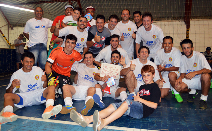 Equipe do Coorevat com o prêmio de Campeão da Força Livre Masculino.