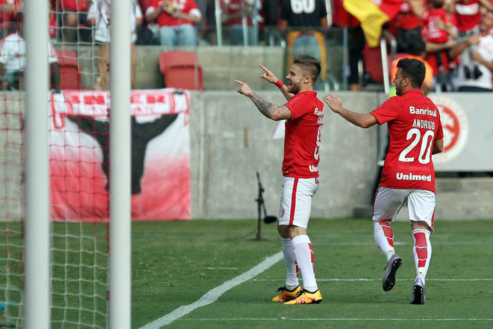 Sasha marcou o gol do inter diante do São Paulo de Rio Grande. Foto: Roberto Vinicius/Gazeta Press. 