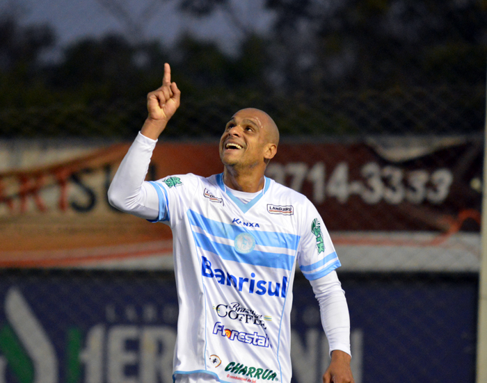 Ícaro desencantou e marcou o gol do Lajeadense no empate contra o São Caetano. 