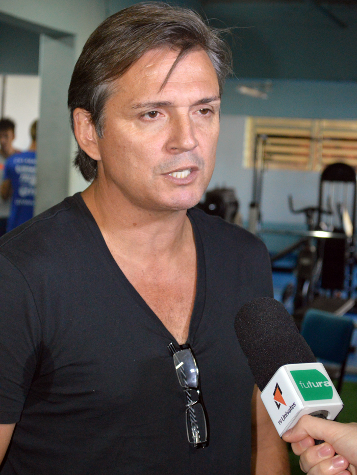 Técnico Luiz Carlos Winck se apresenta com a comissão técnica e os jogadores no dia 1º de junho, para a pré-temporada visando a Série D do Brasileirão e as Copinhas. Foto: José Roberto Gasparotto. 