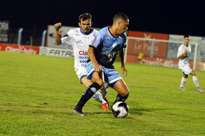 Lucas Marques teve uma atuação apagada diante do Noia. 