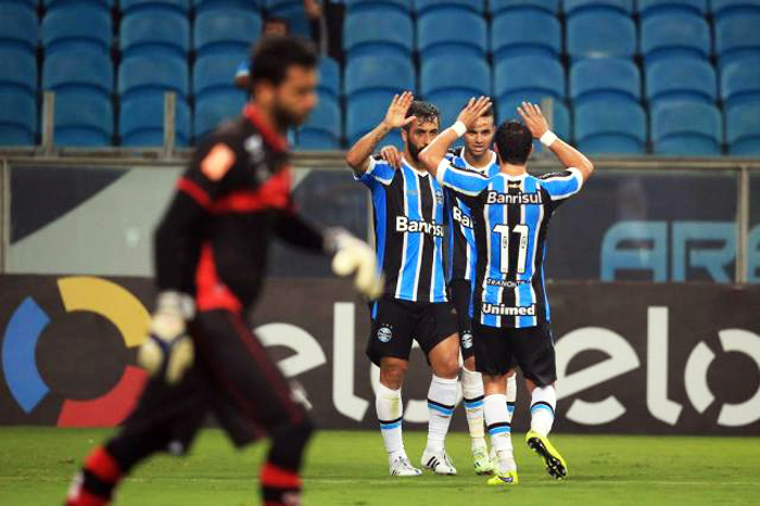 Douglas anotou o gol 100 na Arena. Foto: Fernando Gomes/Agência RBS. 