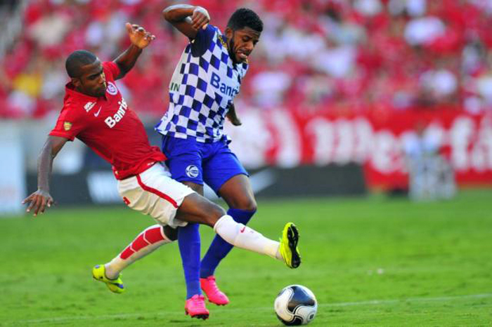 Jô, do São José no duelo contra o Inter. Foto: Lauro Alves/Agência RBS. 