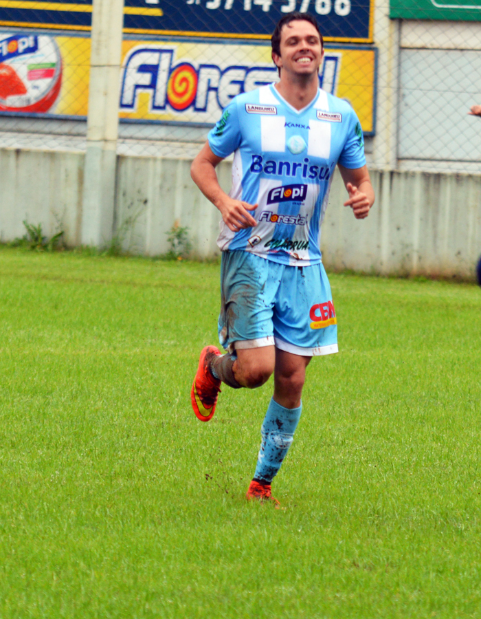 Lucas Winck, marcou um gol no jogo de ida e outro no confronto da volta, diante do São José de Porto Alegre. 