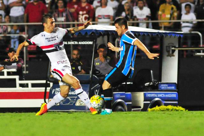 Grêmio saiu em desvantagem, mas Ramiro empatou o jogo diante do São Paulo. Foto: Maurício Rummens/Agência Lancepres! 