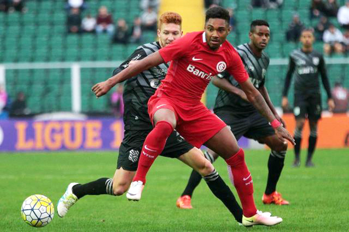 Vitinho anotou dois gols diante do Figueira, mesmo assim teve atuação discreta. Foto: Cristiano Estrela/Agência RBS. 