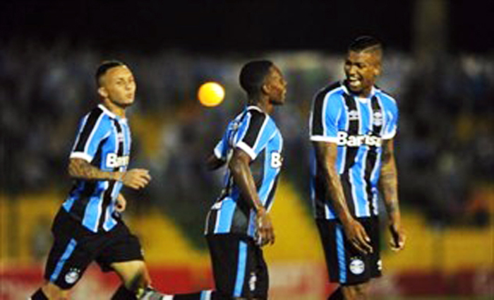 Lincoln marcou um golaço de calcanhar diante do Ypiranga. Foto: Lucas Uebel/Divulgação. 