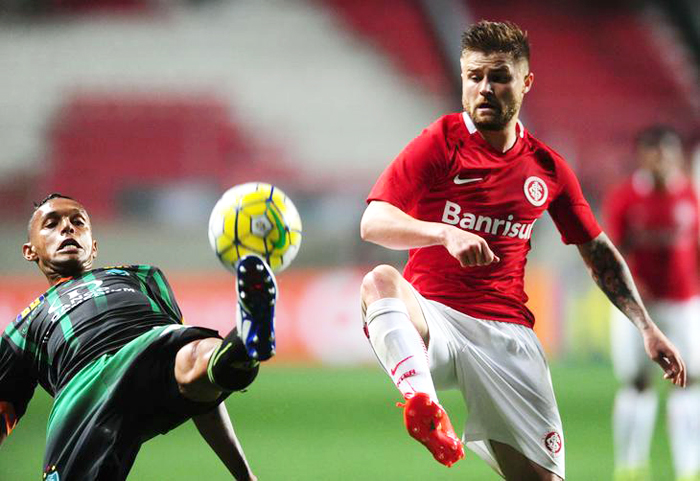 Opçãp de Sasha no lugar de Nico Freitas não surtiu efeito positivo para o Inter, que voltou a perder no Brasileirão. Desta vez para o lanterna América-MG. Foto: Ricardo Duarte/Inter. 