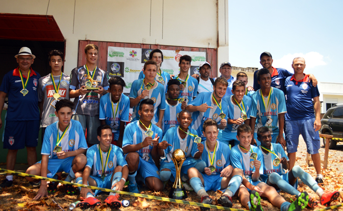 Na categoria 2000, o caneco de campeão ficou com o Clube esportivo Lajeadense.