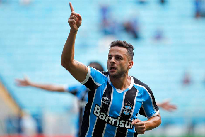 Bobô entrou na segunda etapa para garantir a vitória para o Grêmio diante do Noia. Foto: Lance. 