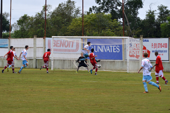 Gonzalo Fornari está marcando seu 6º gol no Estadual Juvenil. Este diante do Osoriense, na tarde de domingo (22), no Estádio Alviazul, em Lajeado. 