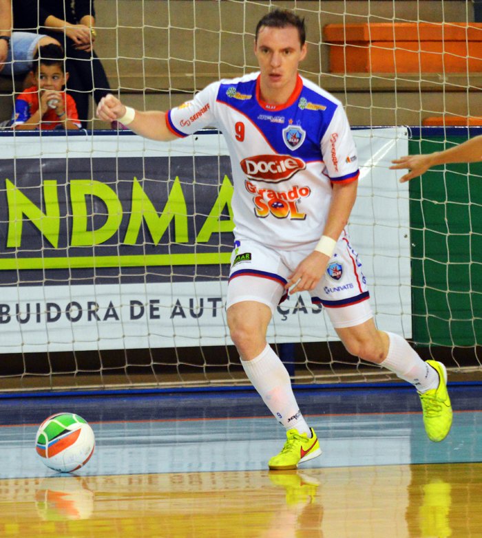 Tiago Selbach anotou um dos gols da Alaf, no empate diante da equipe do Umuarama, no Paraná. 