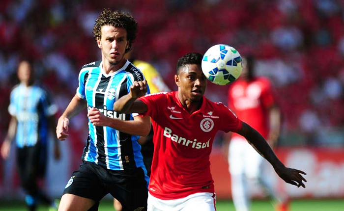 Vitinho marcou o único gol do Gre-Nal. Gol que renovou as esperanças dos torcedores colorados, já que o time está com o mesmo números de pontos do São Paulo (56), que é o quarto colocado. Foto: Ricardo Duarte/Inter/Divulgação. 