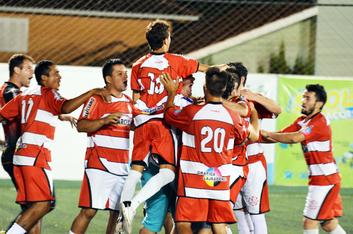 Equipe do Alcatraz/Marciano Multimarcas comemora a vaga na final da série ouro.