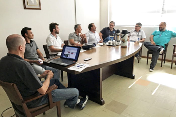 Tales Cabeceira representou o Lajeadense na reunião com os dirigentes das quatro equipes que participarão da Taça Cigha de Futebol. Foto: José Carlos Ferreira/Gazeta do Sul 