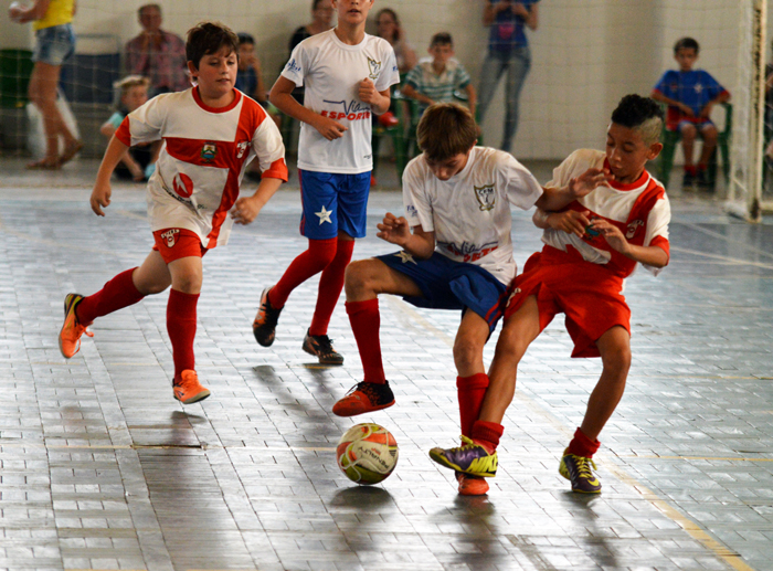 Destaque da 6ª rodada foi a equipe da AERC Juventus "B", na categoria 2004, que goleou o time de Coronel Pilar por 20 a 0. 