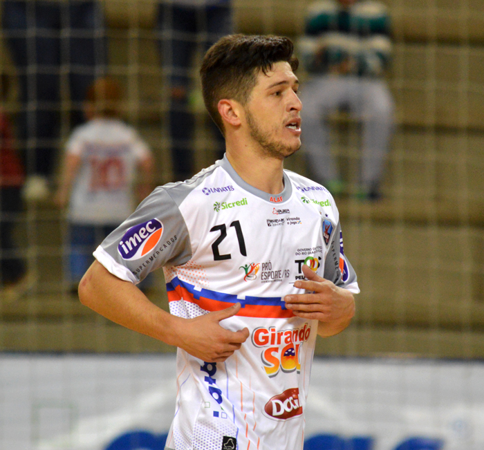 Xitão marcou os dois gols da Alaf, no empate com o Bento Futsal. 