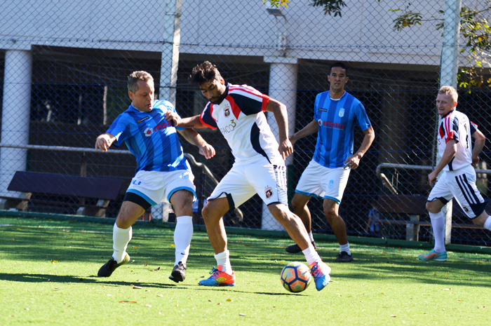 Pipoca (c), do Banguzinho, foi o grande articulador das jogadas de ataque do seu time, na vitória contra o Coroas Mirim D/Imojel