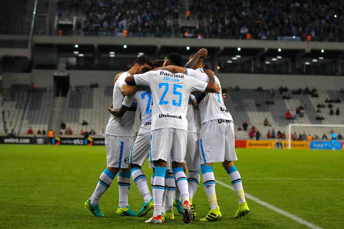 As oitavas de final da Copa do Brasil 2016 começaram bem para o Grêmio, que venceu por 1 a 0 o Atlético Paranaense, em plena Arena da Baixada. Foto: William Bittar/Raw Image/Gazeta Press 