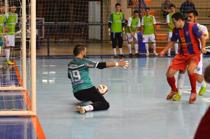 Goleiro Cristian foi o destaque da partida contra o Guaíba Futsal.