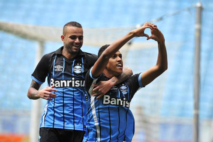 Pedro Rocha acabou com o jejum de vitórias do Grêmio, marcando o gol diante da Chapecoense. Foto: Fernando Gomes/Zero Hora. 