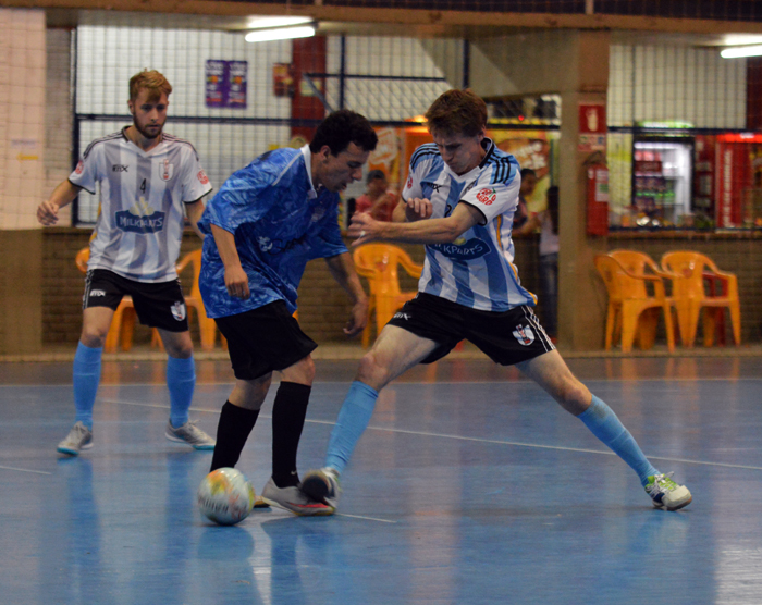 Equipe Saidera perdia o jogo até os últimos segundos do embate contra o Poko Pika, quando anotou dois gols com Maikel Kalkmann.