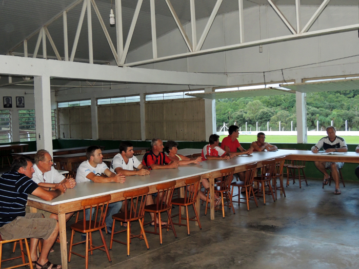 Reunião foi realizada na sede do Linha Santa Cruz, junto ao Estádio do Imigrante. Crédito: Jacson Miguel Stülp/CaseMKT