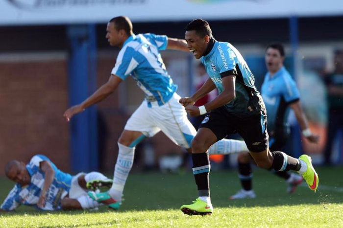 Pedro Rocha marca para o Grêmio diante do Avaí, aos 37 segundos de jogo. Foto: Cristiano Estrela/Agência RBS. 