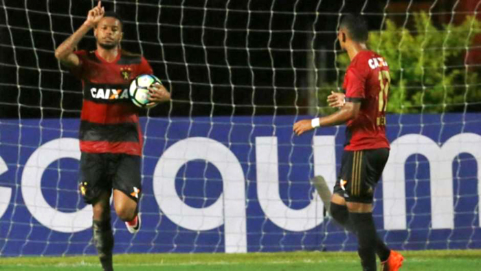 André brilhou na virada do Sport diante do Grêmio, deixando sua marca de artilheiro em três oportunidades. Foto: Carlos Ezequiel Vannoni/Eleven/Lance 