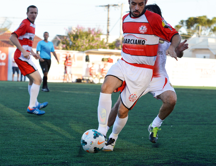 Bigi Pretto, do Alcatraz/Marciano Multimarcas marcou dois gols diante do Futebolzinho.  