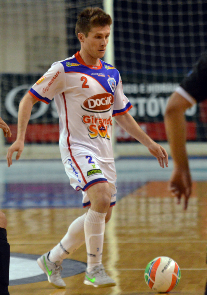 Tininho marcou o primeiro gol da Alaf no empate em 2 a 2 contra o São Paulo, em partida válida pela Liga Nacional de Futsal. 