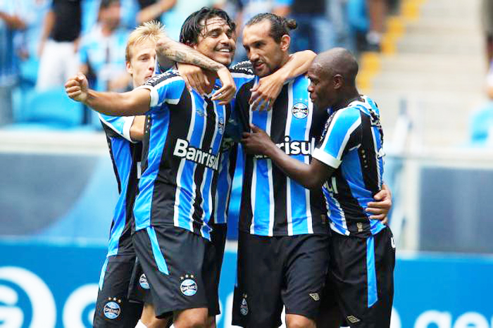 Barcos foi o nome do jogo, marcando dois gols e servindo de graçom para o terceiro. Foto: Jefferson Botega/Agência RBS. 