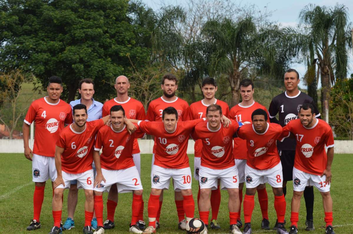 Juventude de Brochier e 11 Amigos estão a um empate da final da