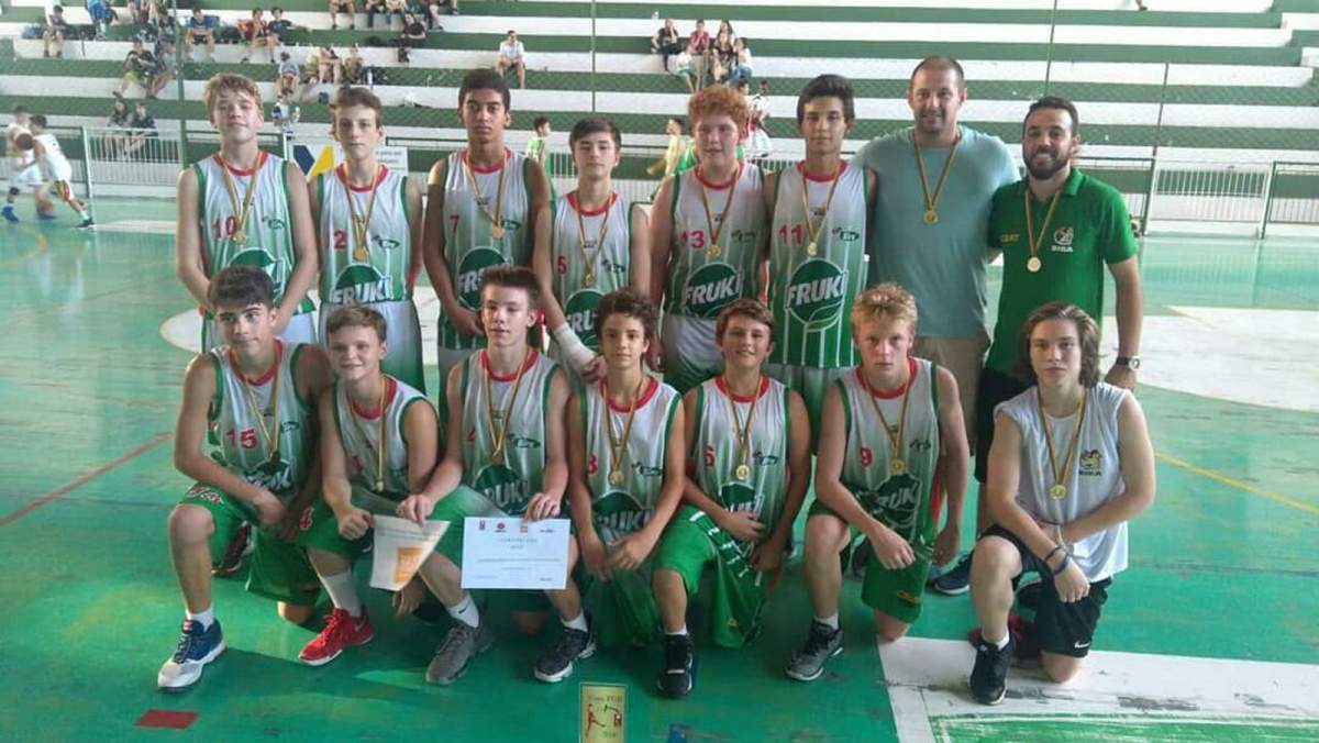 Vitória no Campeonato Estadual de Basquete